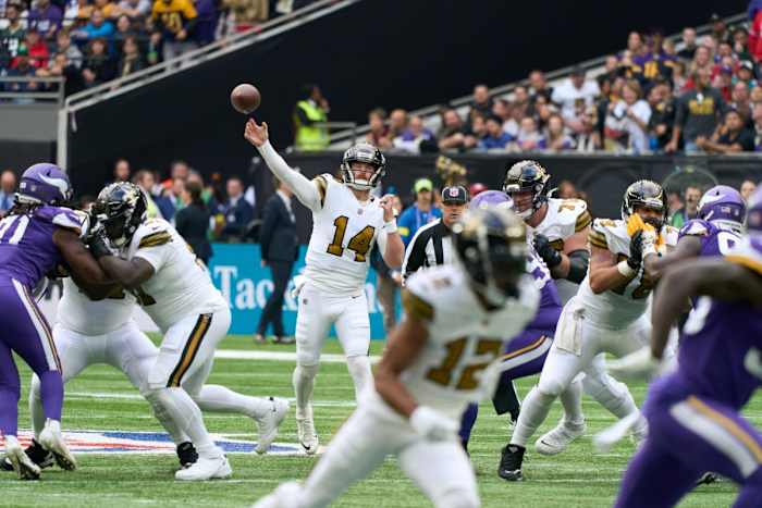New Orleans Saints quarterback Andy Dalton (14) throws the ball against the Minnesota Vikings. Mandatory Credit: Peter van den Berg-USA TODAY Sports